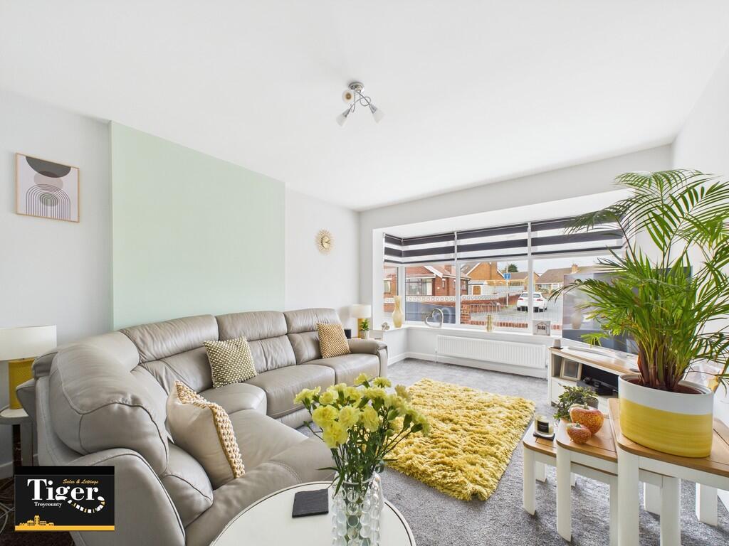 CAM02176G0-PR0552...