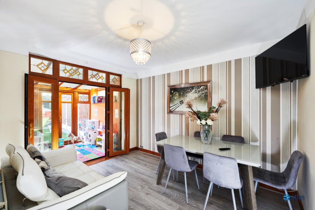 Dining/Reception Area