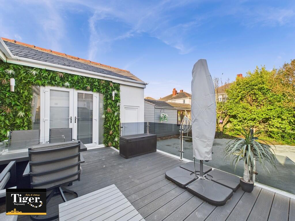 CAM02176G0-PR0514...