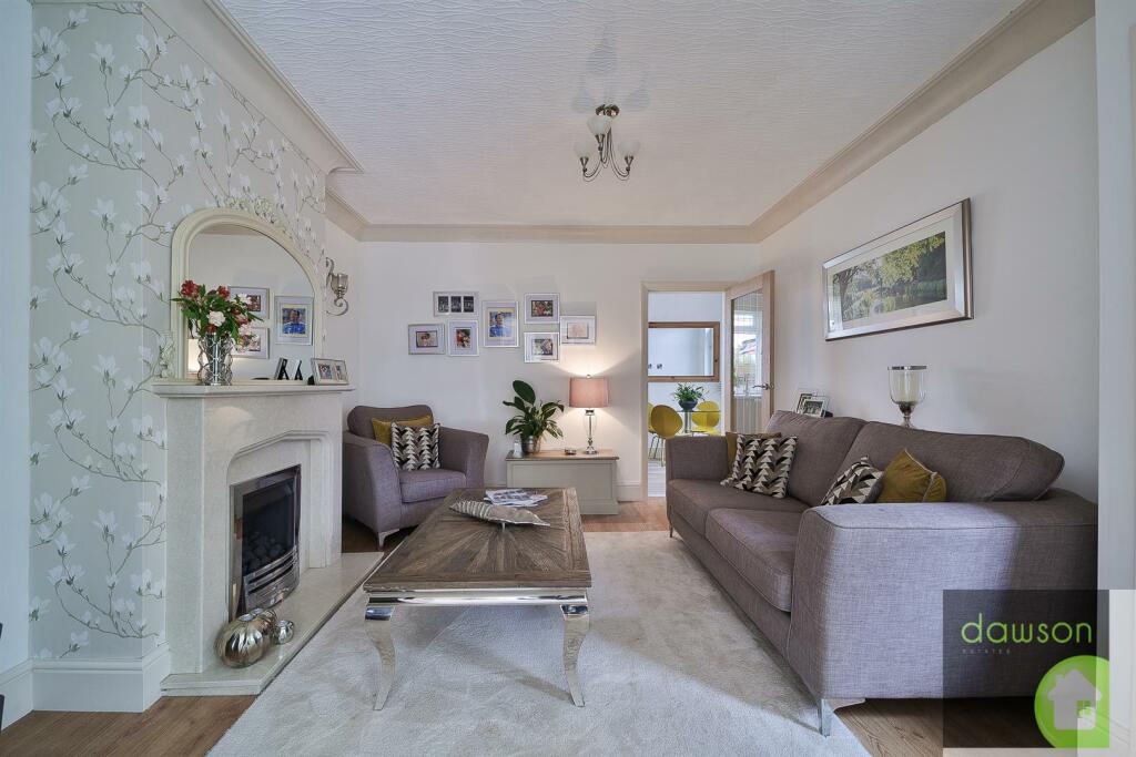 Lounge/Dining Room/Sun Room