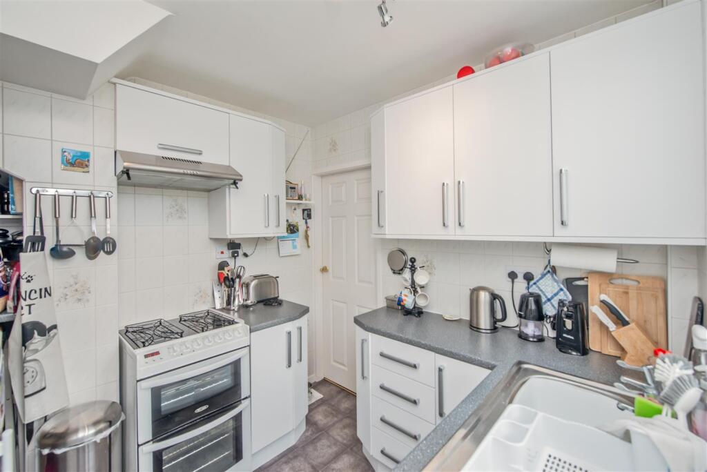 Fitted Kitchen: