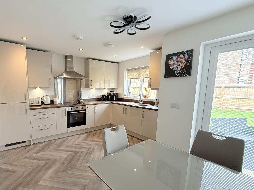 6 Wintergreen Drive, Dumfries, DG1 3WE - Braidwood
