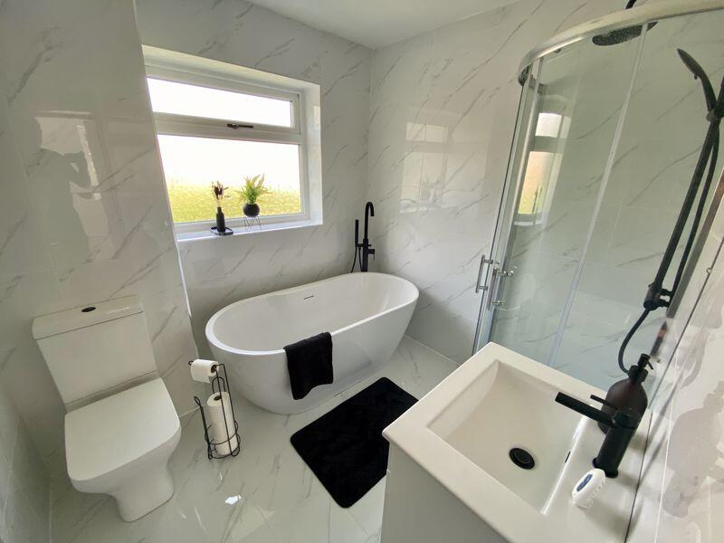 Family Bathroom/WC