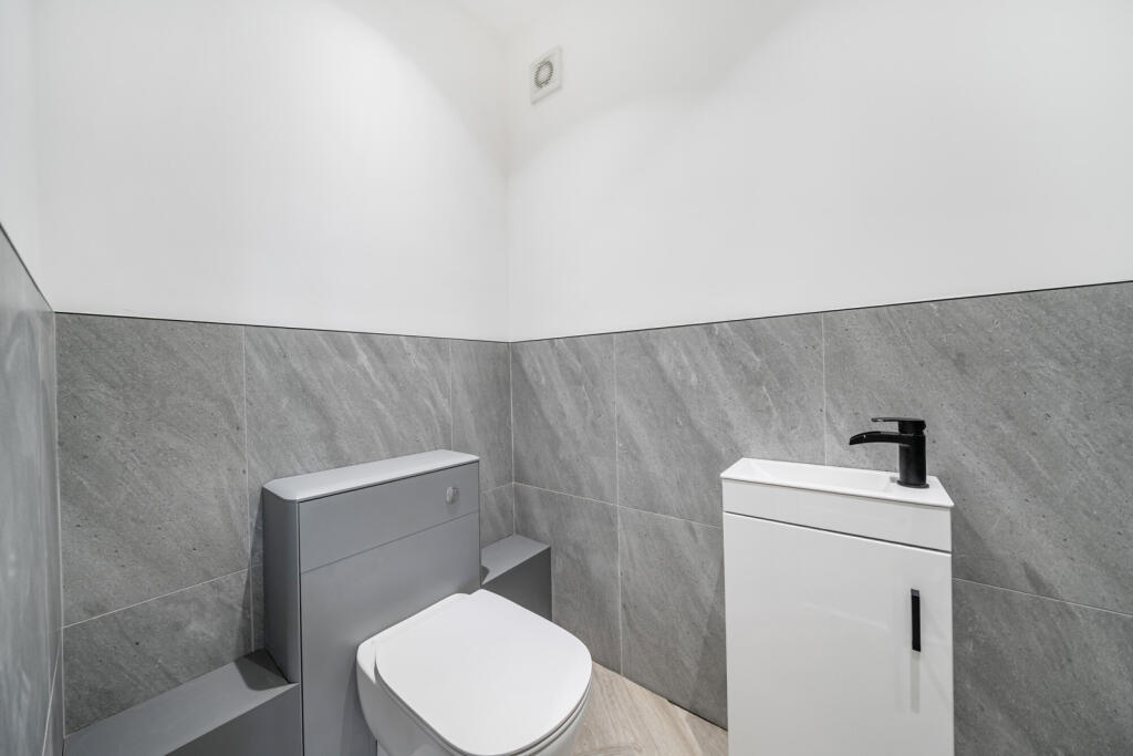 1347178-6-68b72a5...