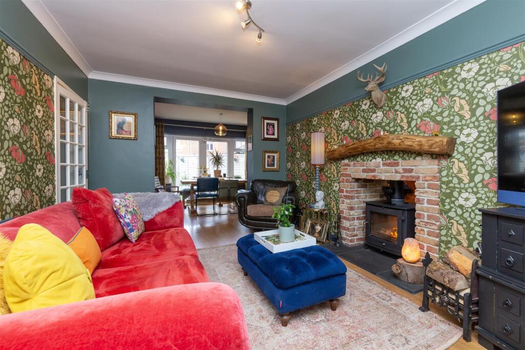SITTING ROOM