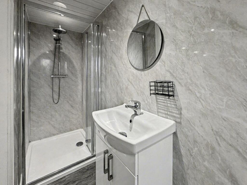 Master Bedroom En-suite