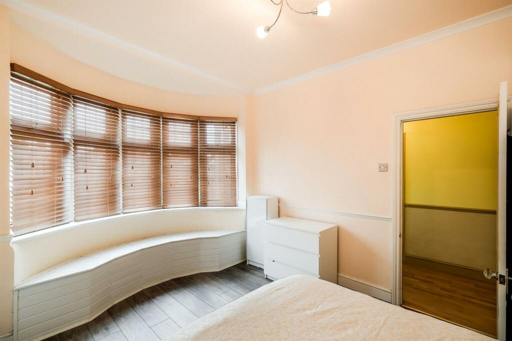 8 Burnham Road-7_web.jpg