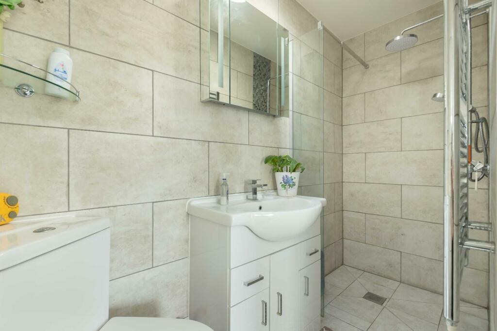 1 Burnside Crescent_2.JPG