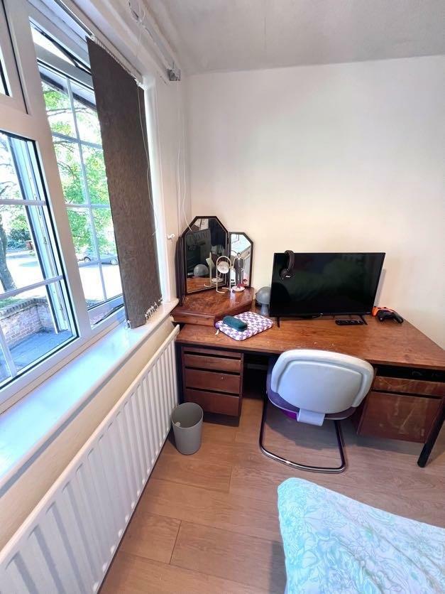 Bedroom Three (3).jpg