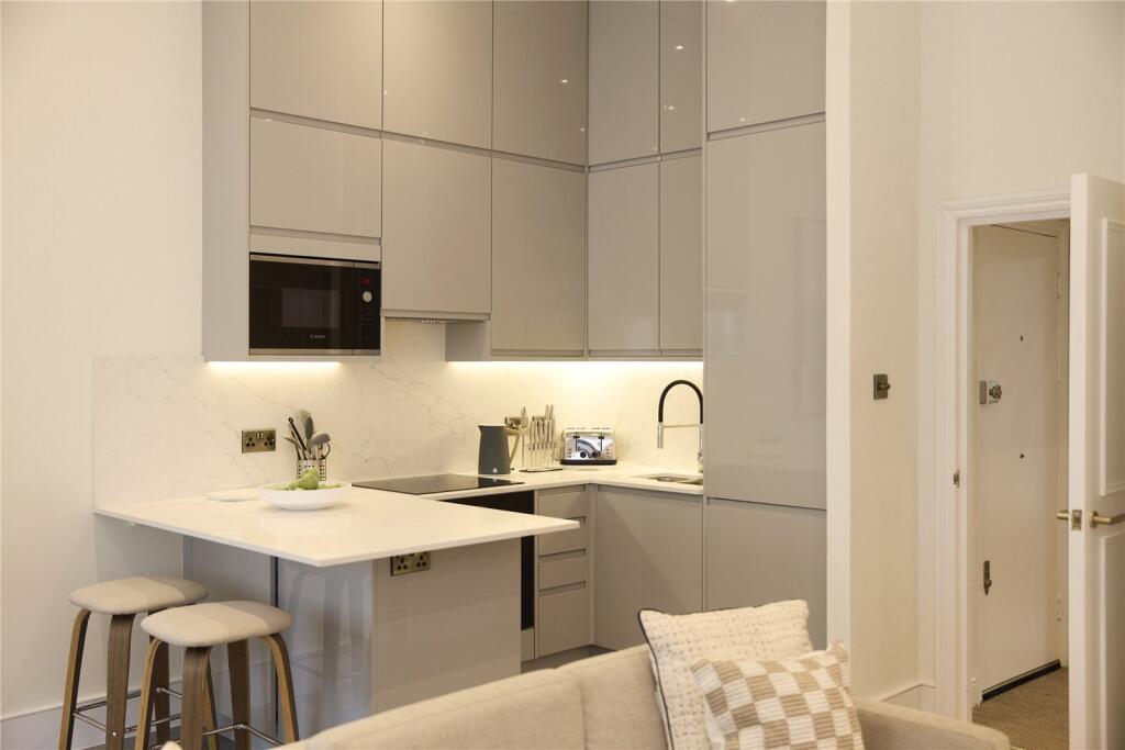 Kitchen/Reception