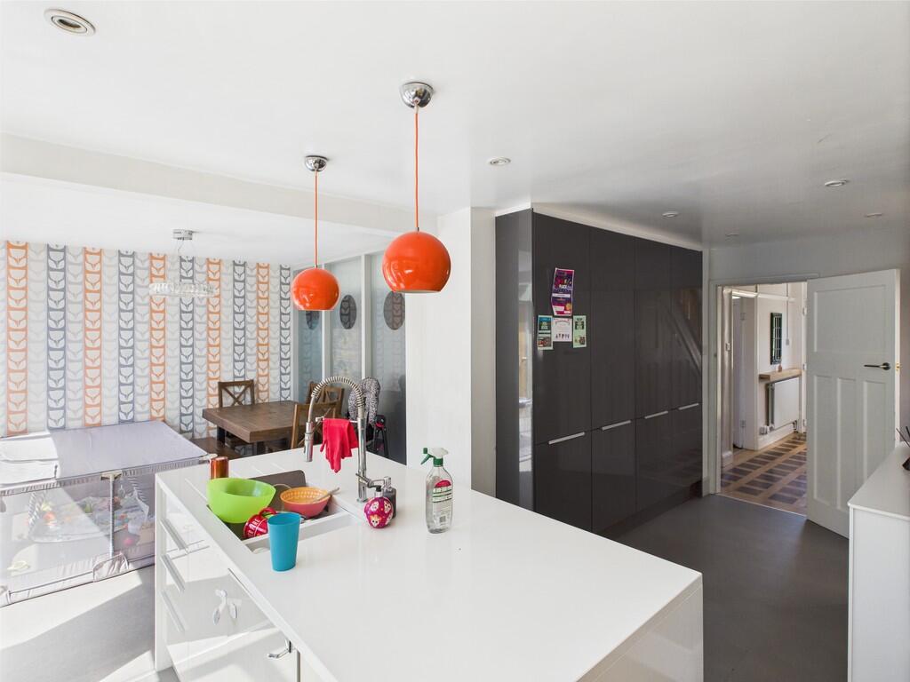 CAM04578G0-PR0012...