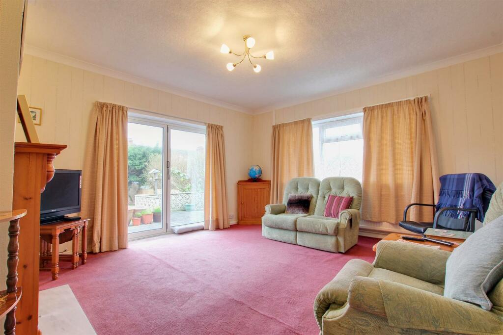 SITTING ROOM