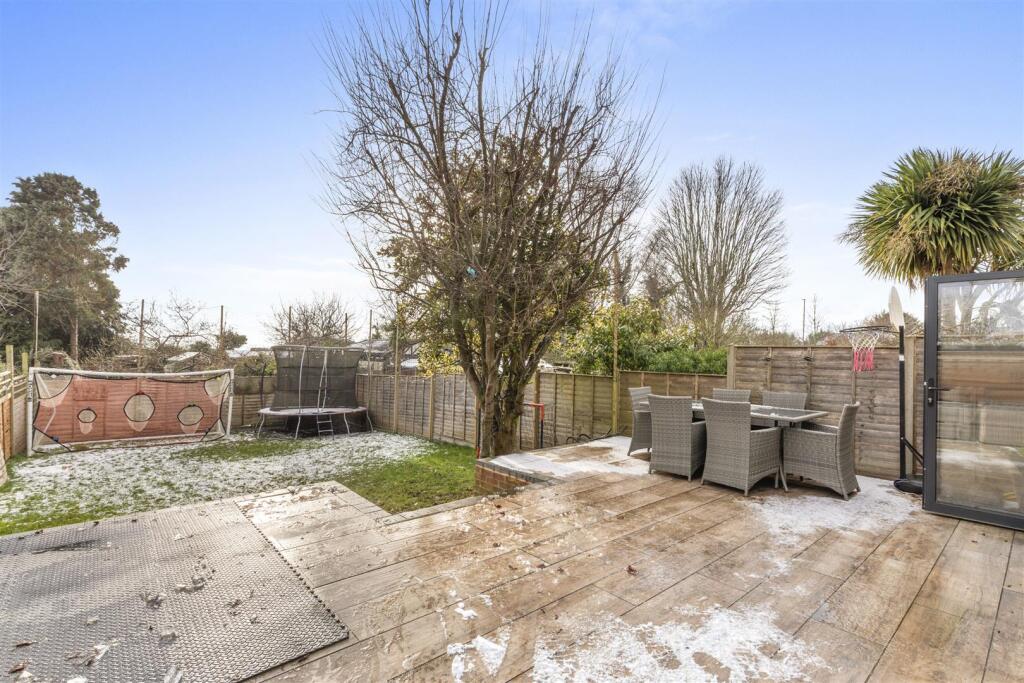 101 Cressex Rd, HP12 4PS-12.jpg