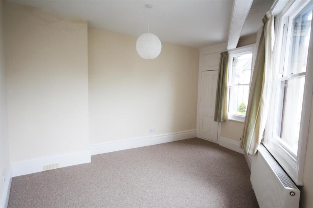 Studio Room
