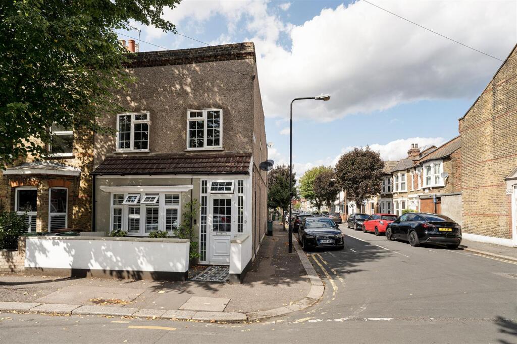 Victoria Road, E17