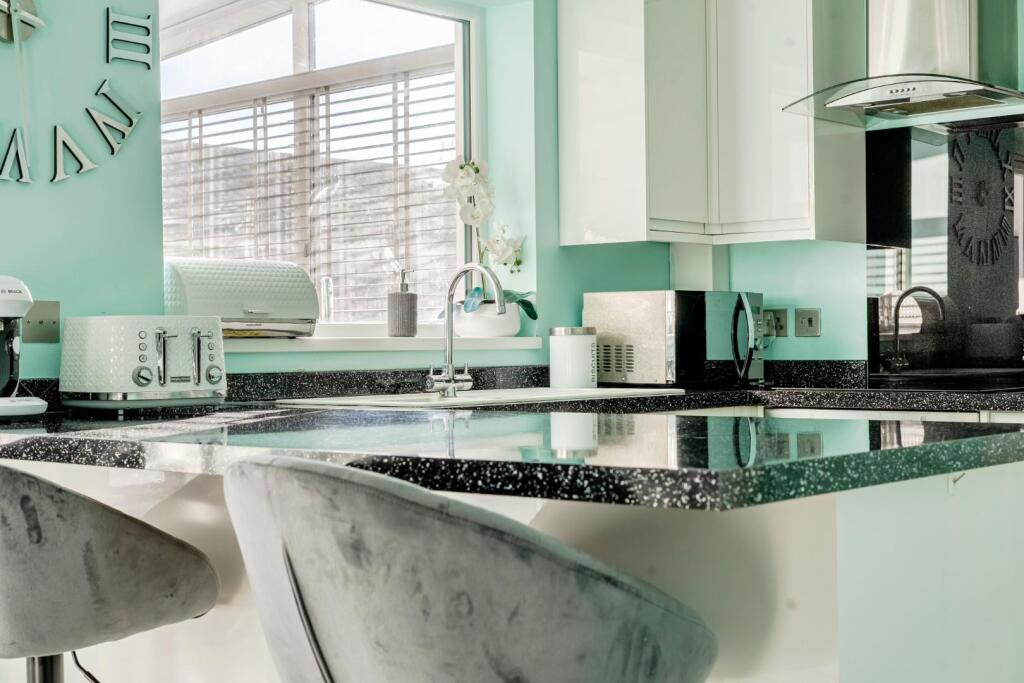 1383886-8-691f00a00c7ef - Copy.jpg