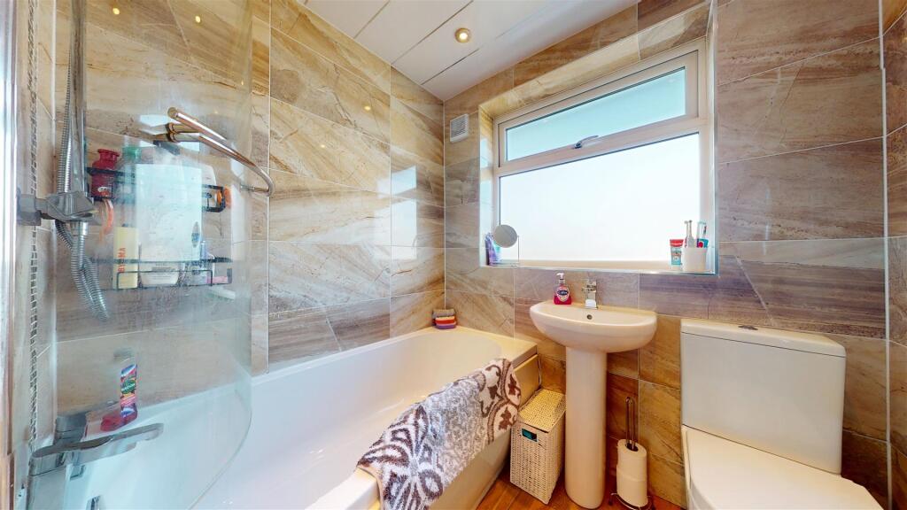 St Georges Avenue Bathroom