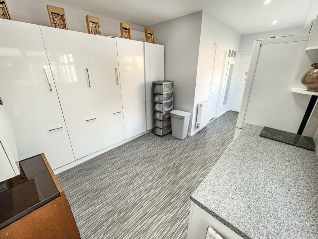 thumbnail_image2 (4).jpg