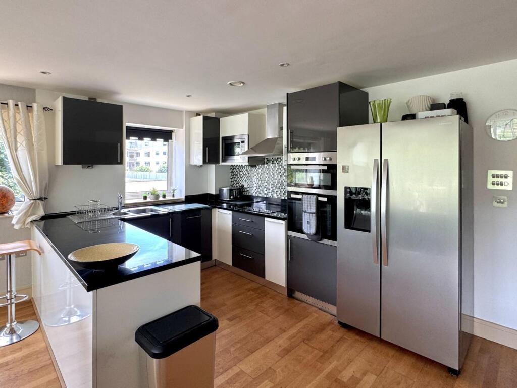 Lounge/Dining/Kitchen