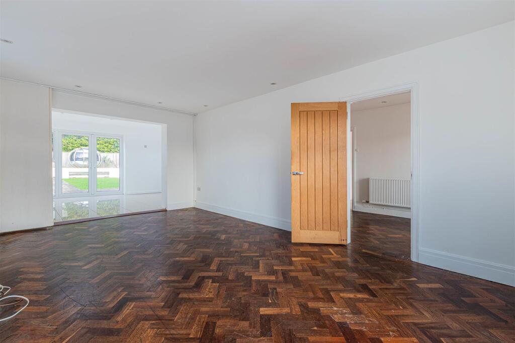 Bronwydd Close 6-20.jpg