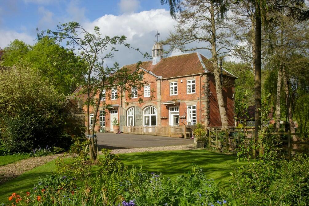 Gorgeous Countryside Home Within Bradford Estate