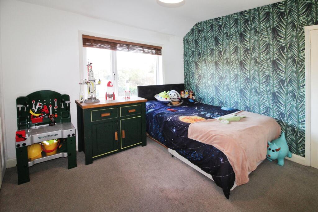 Bedroom 2.JPG