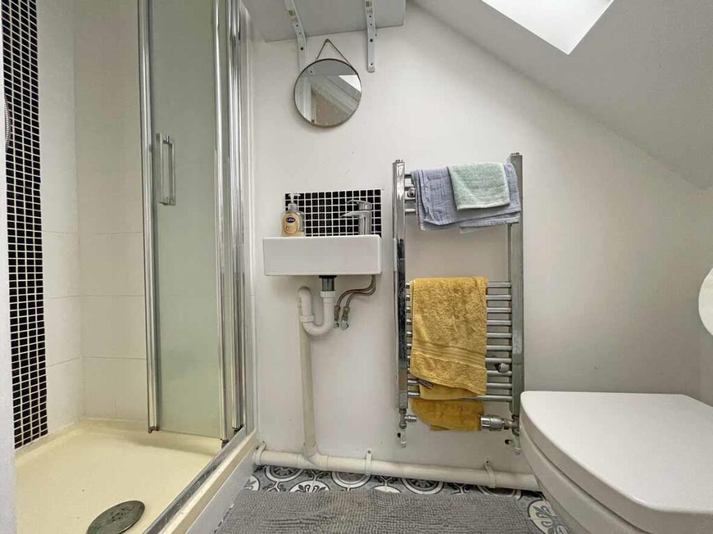 Temeraire Road 57 En Suite.jpg