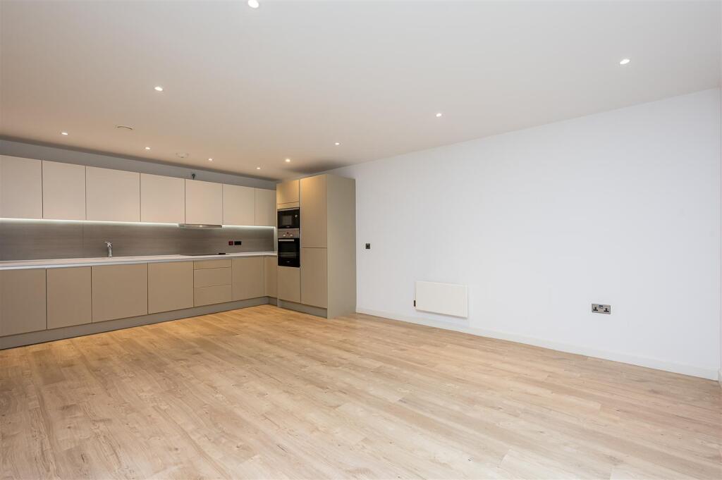 KITCHEN/ LIVING