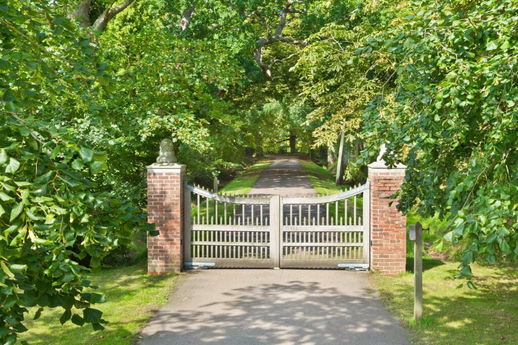 Entrance Driveway