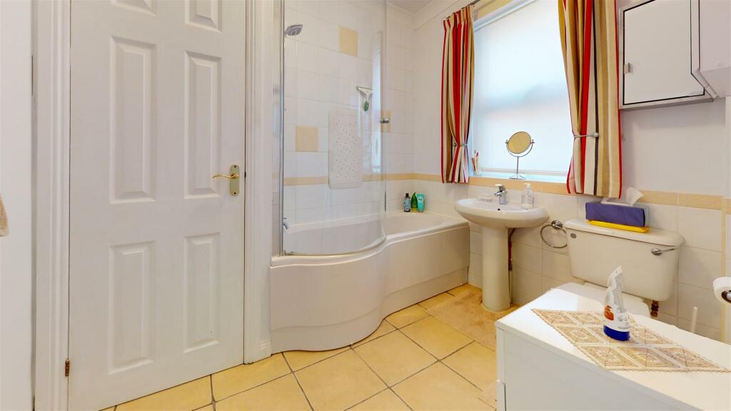 Flat-6-9-Burlington-Road-Bathroom.jpg
