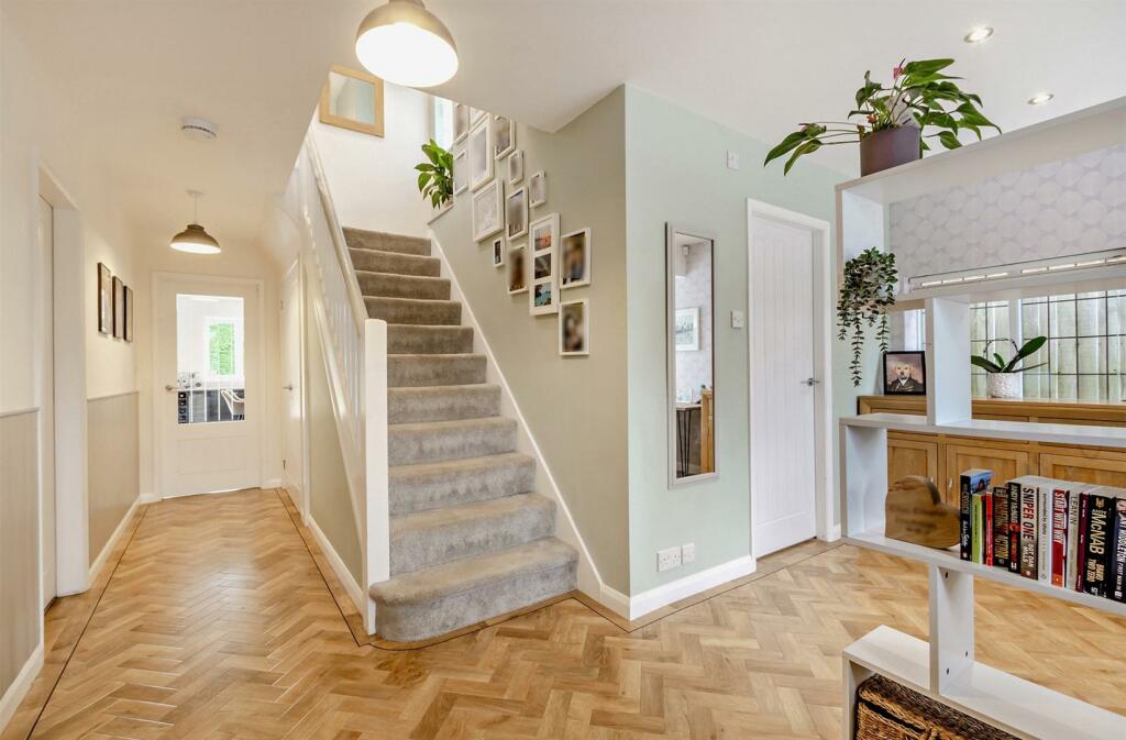 8610451-interior20-800 new.jpg