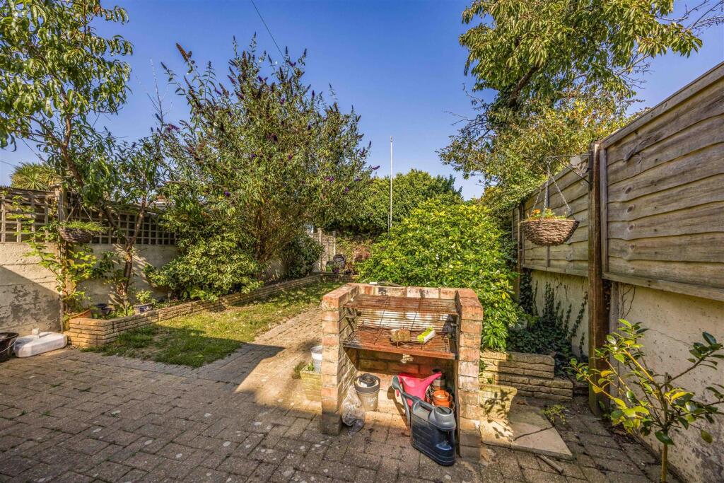 269 Highbury Grove, Cosham-Small-PorticoMarketing-