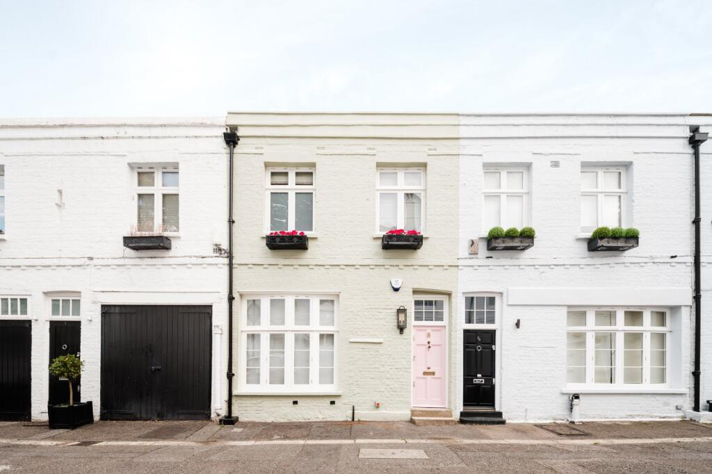 Burton Mews, London, SW1W
