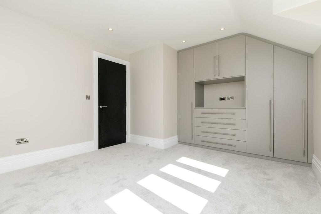 Meadow-View-4-Bed-Large-4_683ae5eed56839f742f7da63