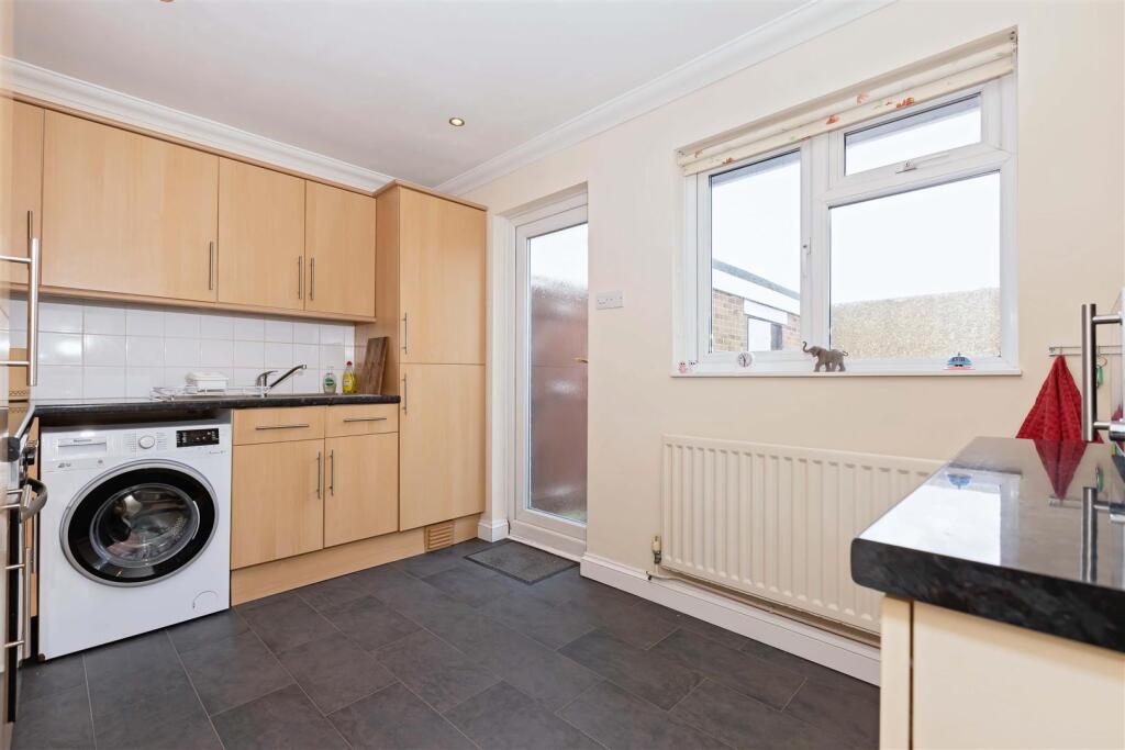 Ashwood Close_3.jpg