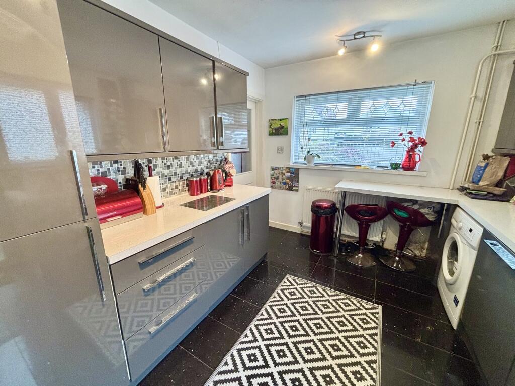 Kitchen / Breakfast Room