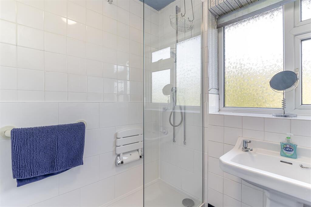 Shower Room.jpg