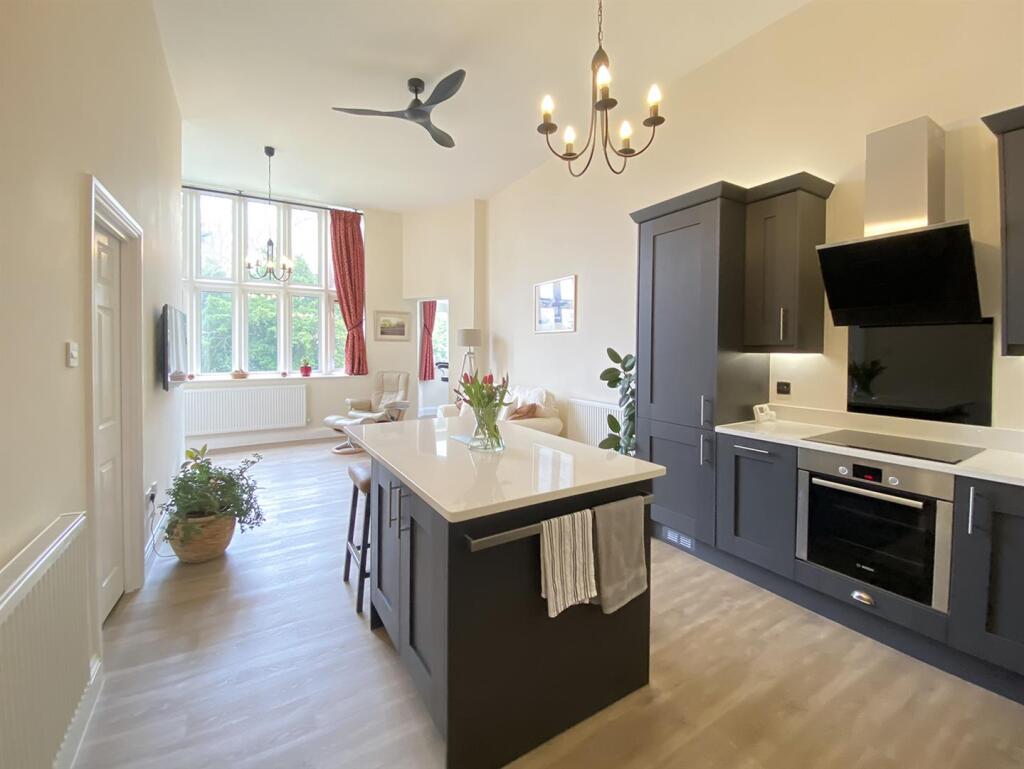 Living Room &amp; Kitchen Area: