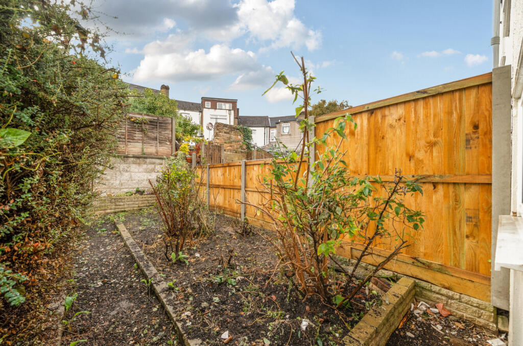 1369696-21-68f617...