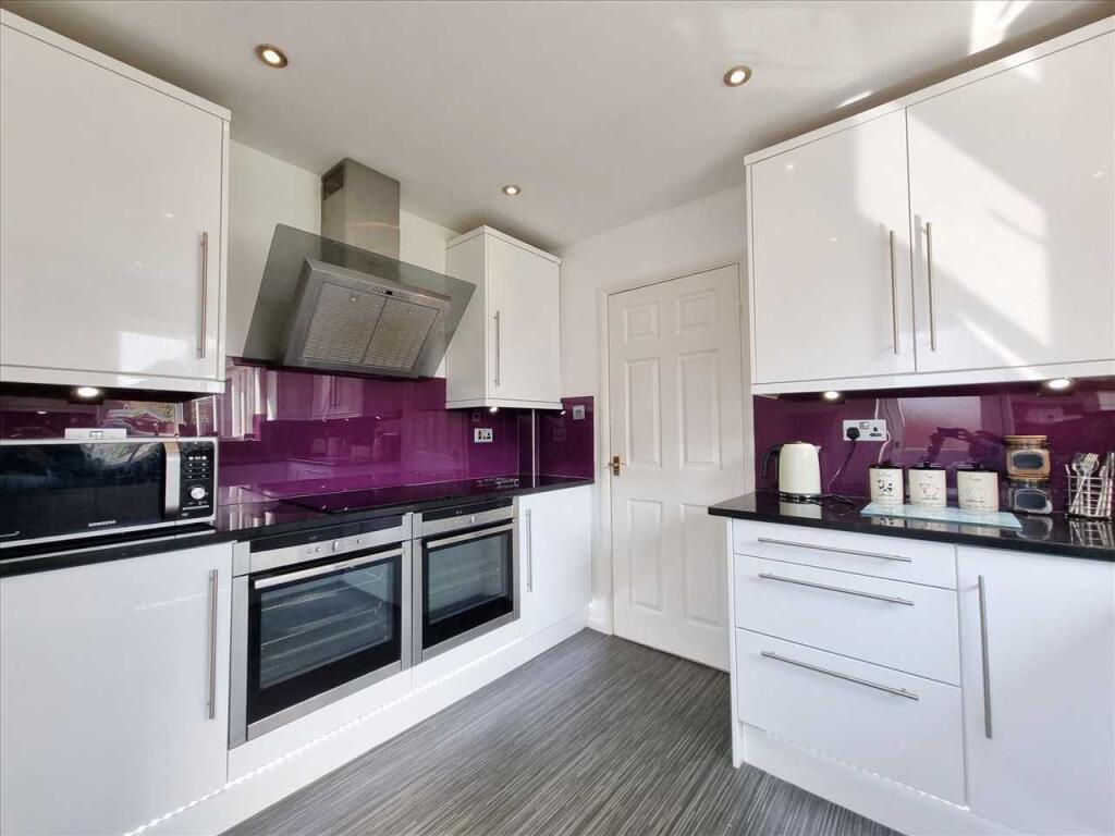 Kitchen:
