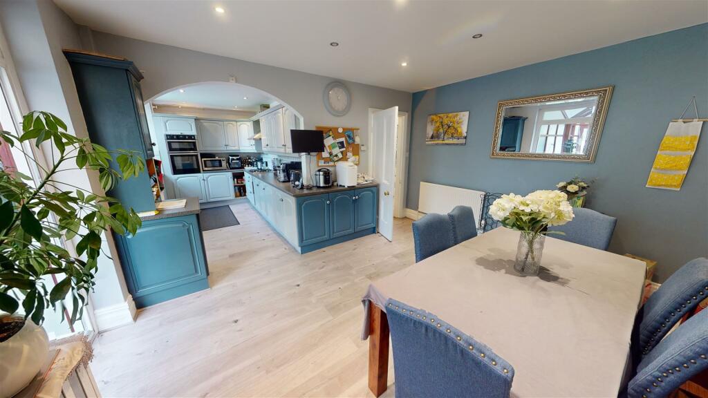 Hampton Road Dining Area