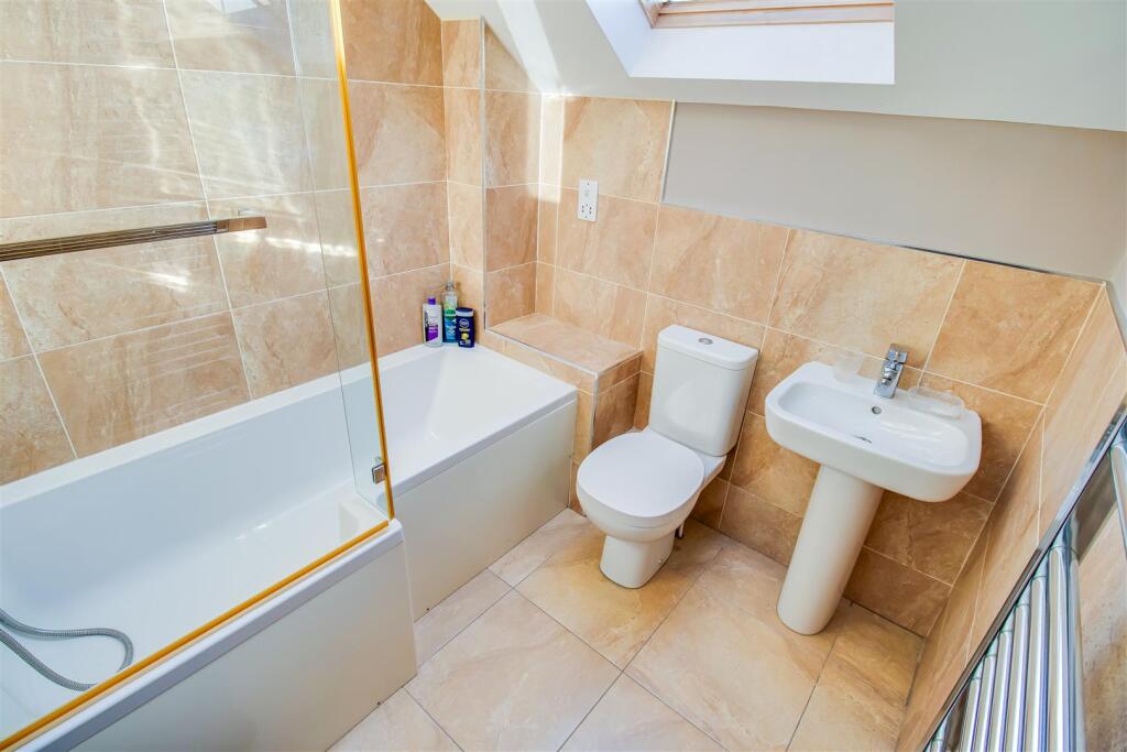 BATHROOM/W.C.