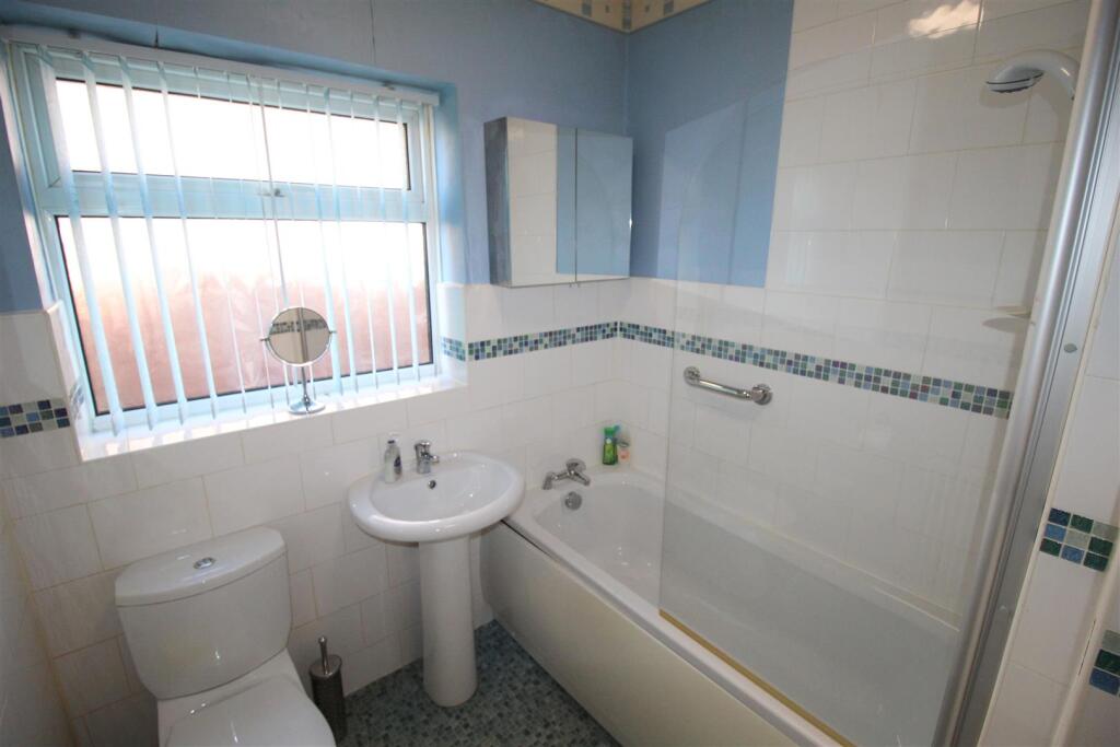 Boston Road, Bathroom 1.JPG