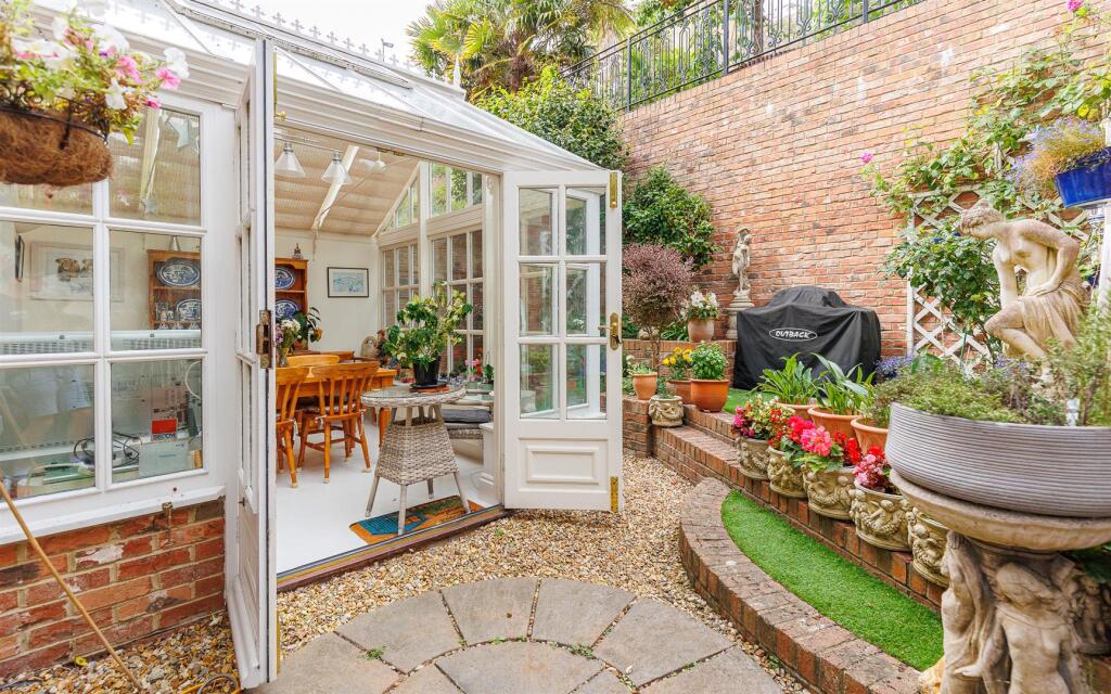 Courtyard Garden