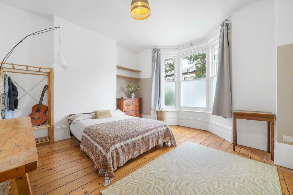 Bedroom (5).jpg