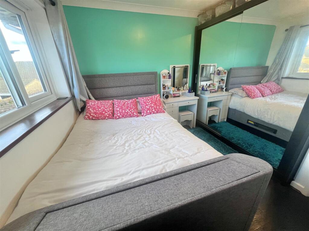 MAIN BED 1.jpg
