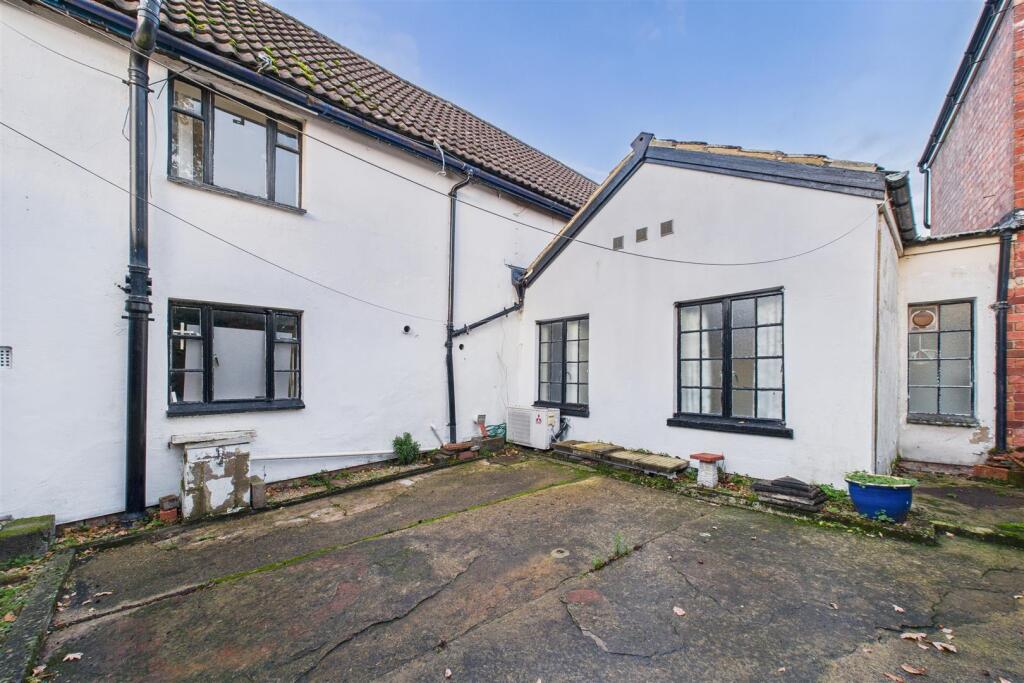 Georgia House, Cambridge, Gloucester GL2 7AL | Fre