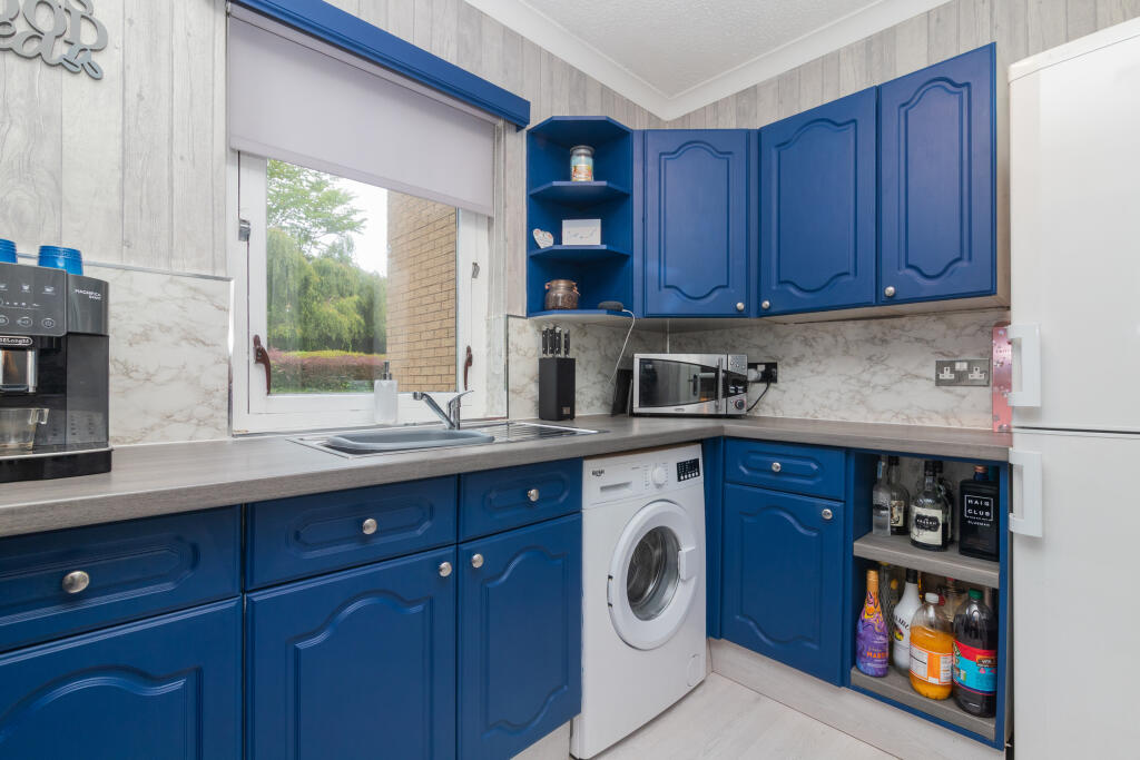 24 south park drive Paisley L-2