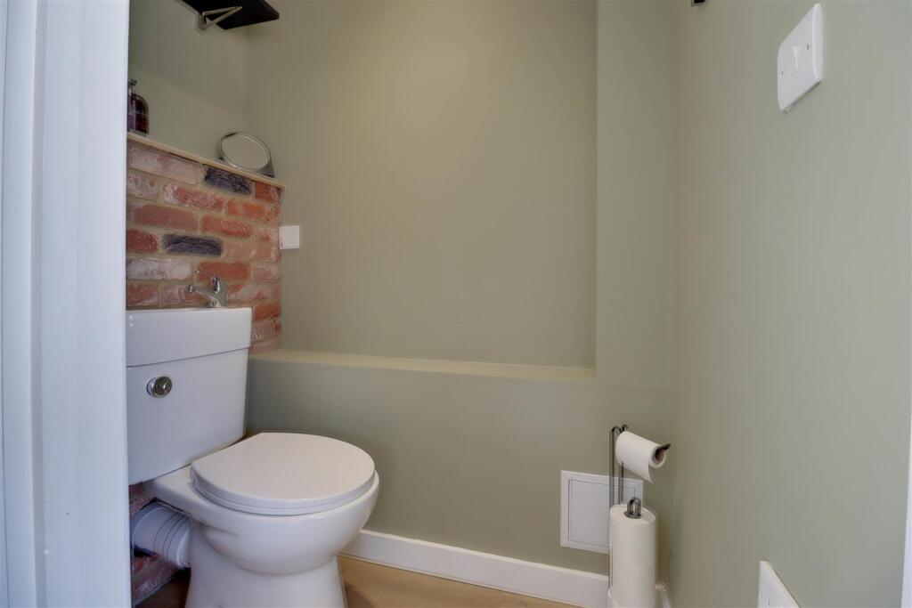 108 ELDER AVENUE-13.jpg