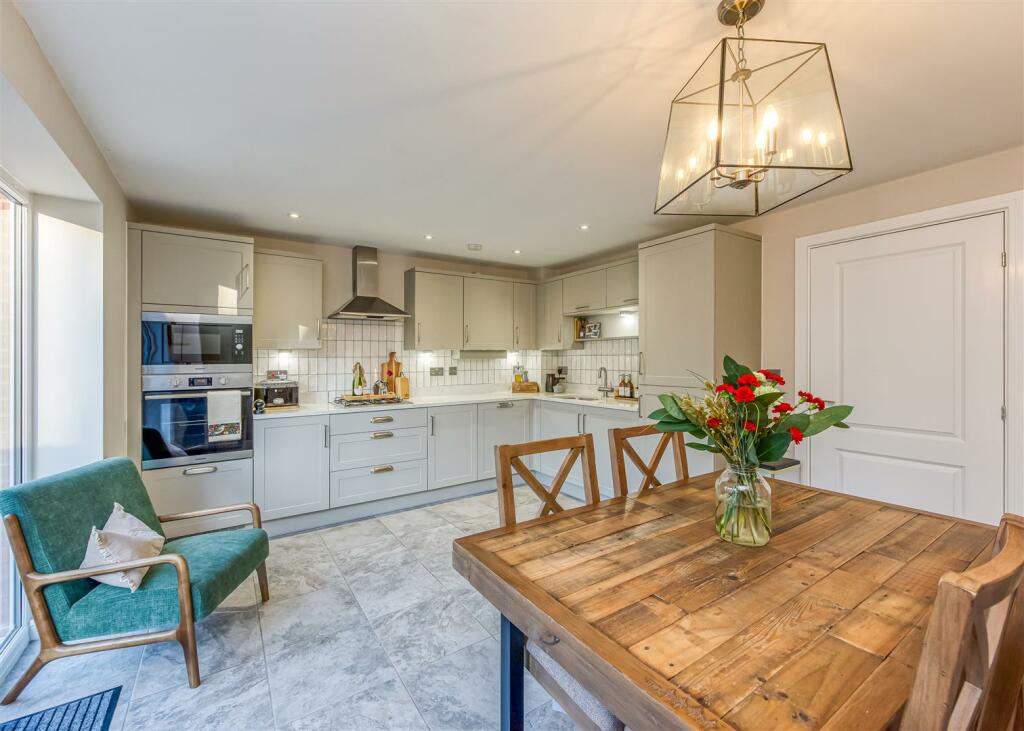 21 Wootton Drive-Kitchen (1).jpg